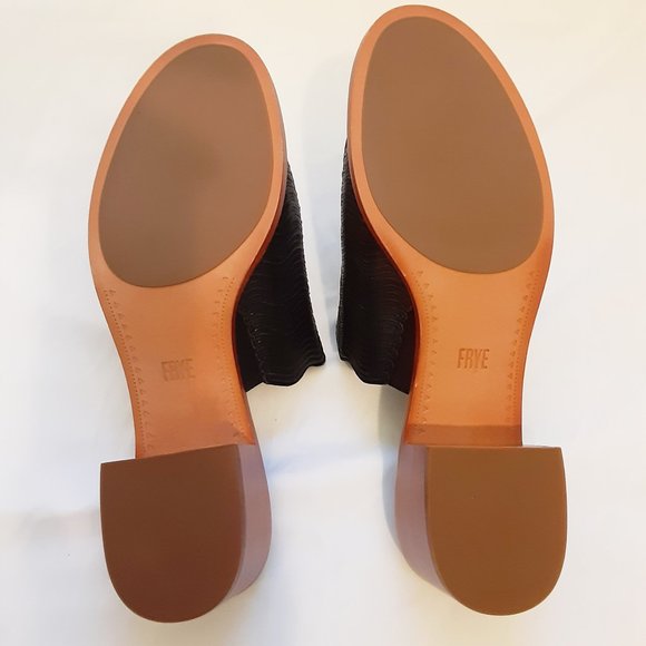 FRYE Cindy Black Leather Wave Sandals Size 10 w/Box - Picture 9 of 13